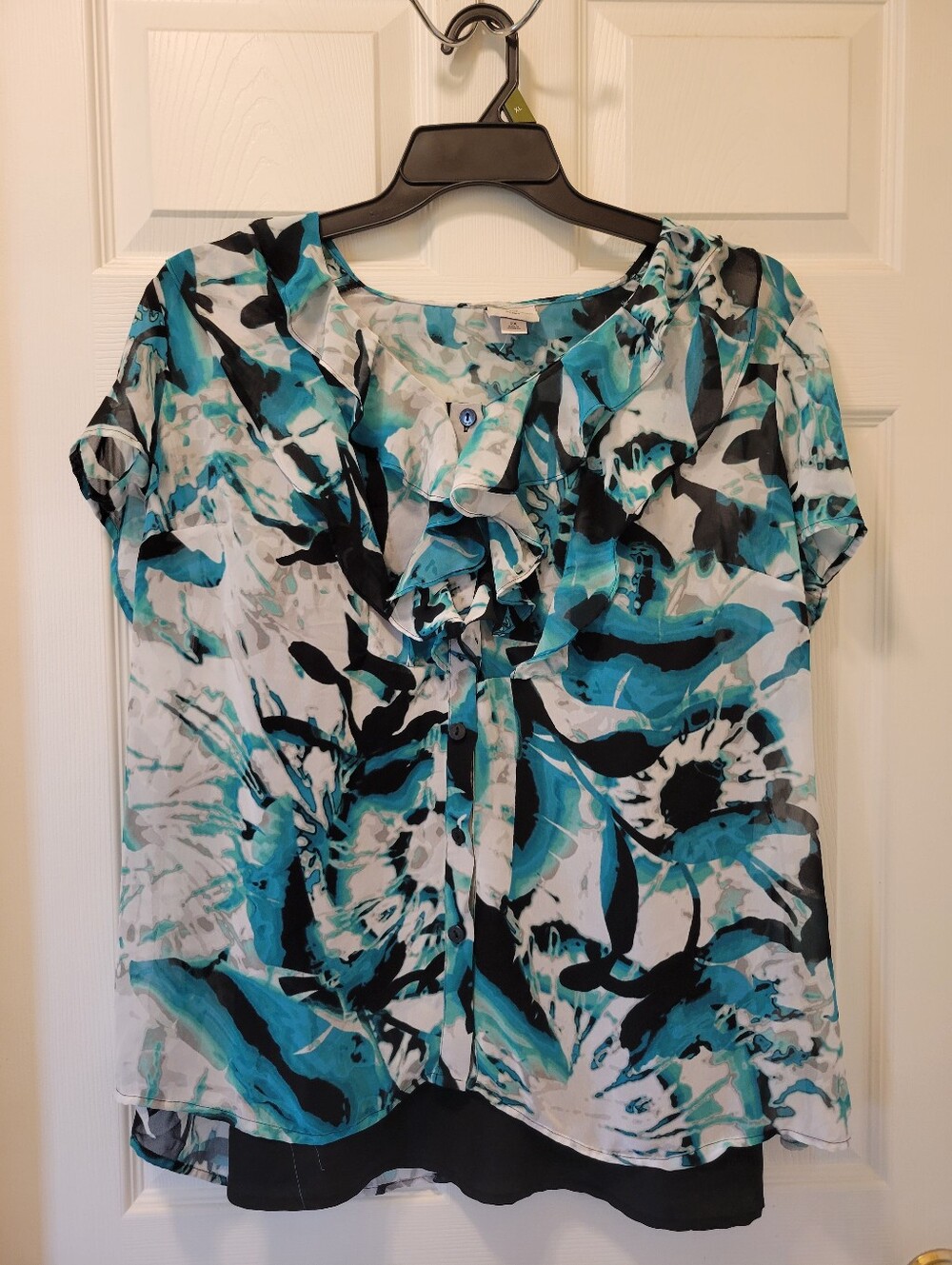 Womens Sz. 2X Ruffle Front Blouse